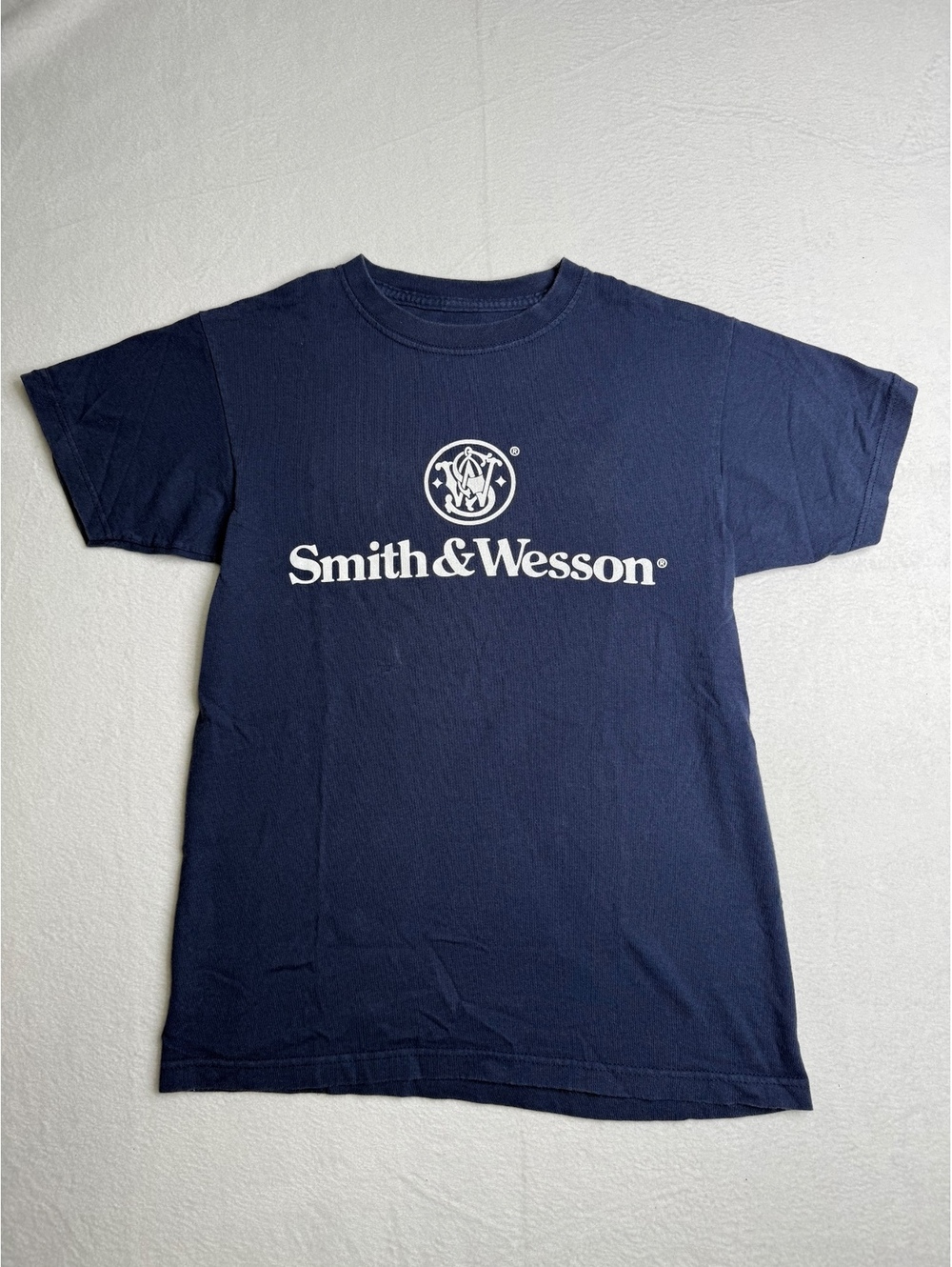 Smith & Wesson Men’s Small Navy Logo T Shirt Short Sleeve Cotton Tee